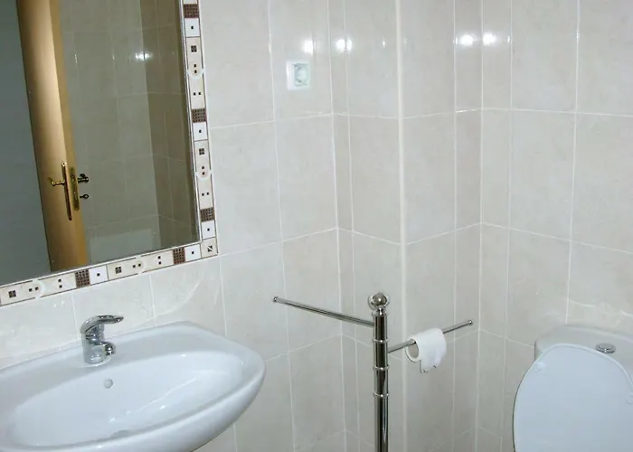 Deluxe H * Αλμπουφέιρα