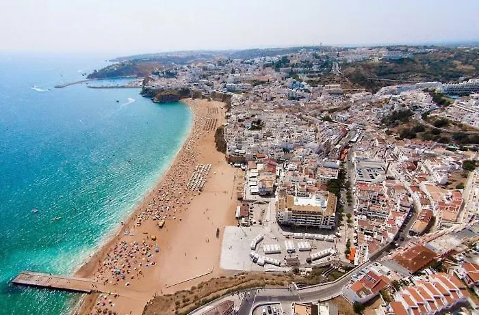 Deluxe H Αλμπουφέιρα